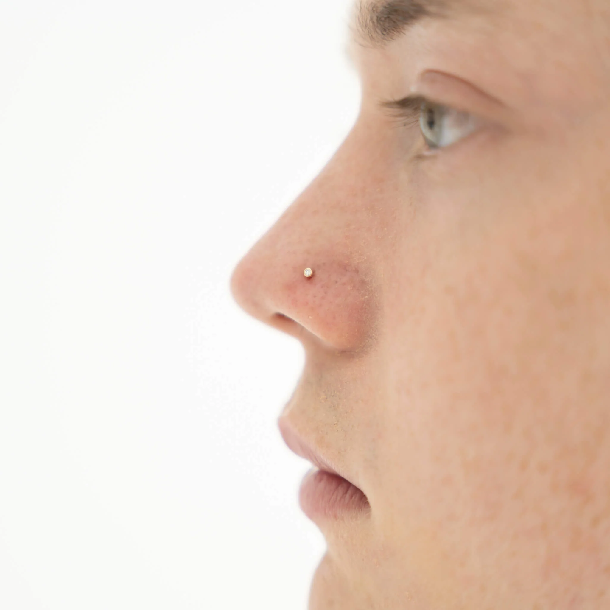 Tiny Diamond Stud L-Shape Nose Ring in 14k Gold - Image 3