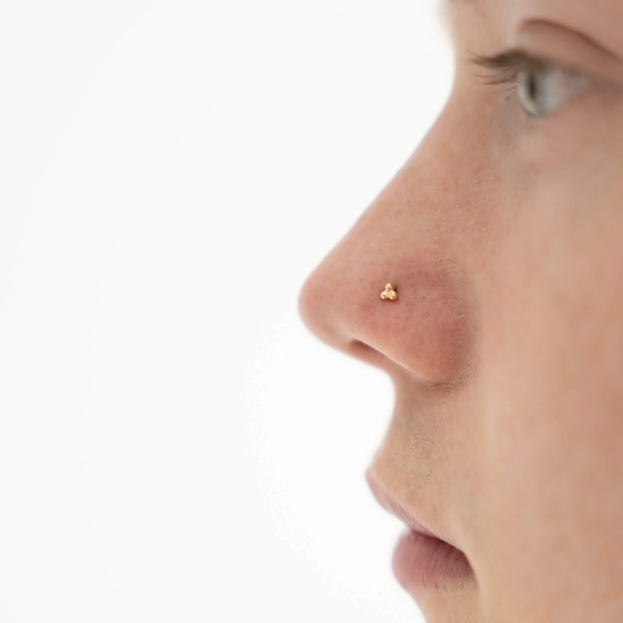 Trinity Stud L-Shape Nose Ring in 14k Gold - Image 3